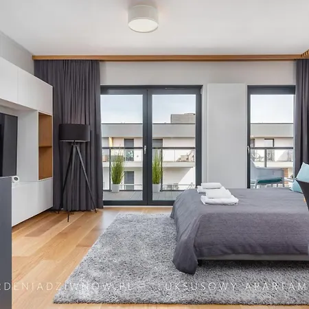 Audrey Delux Seaview Gardenia *